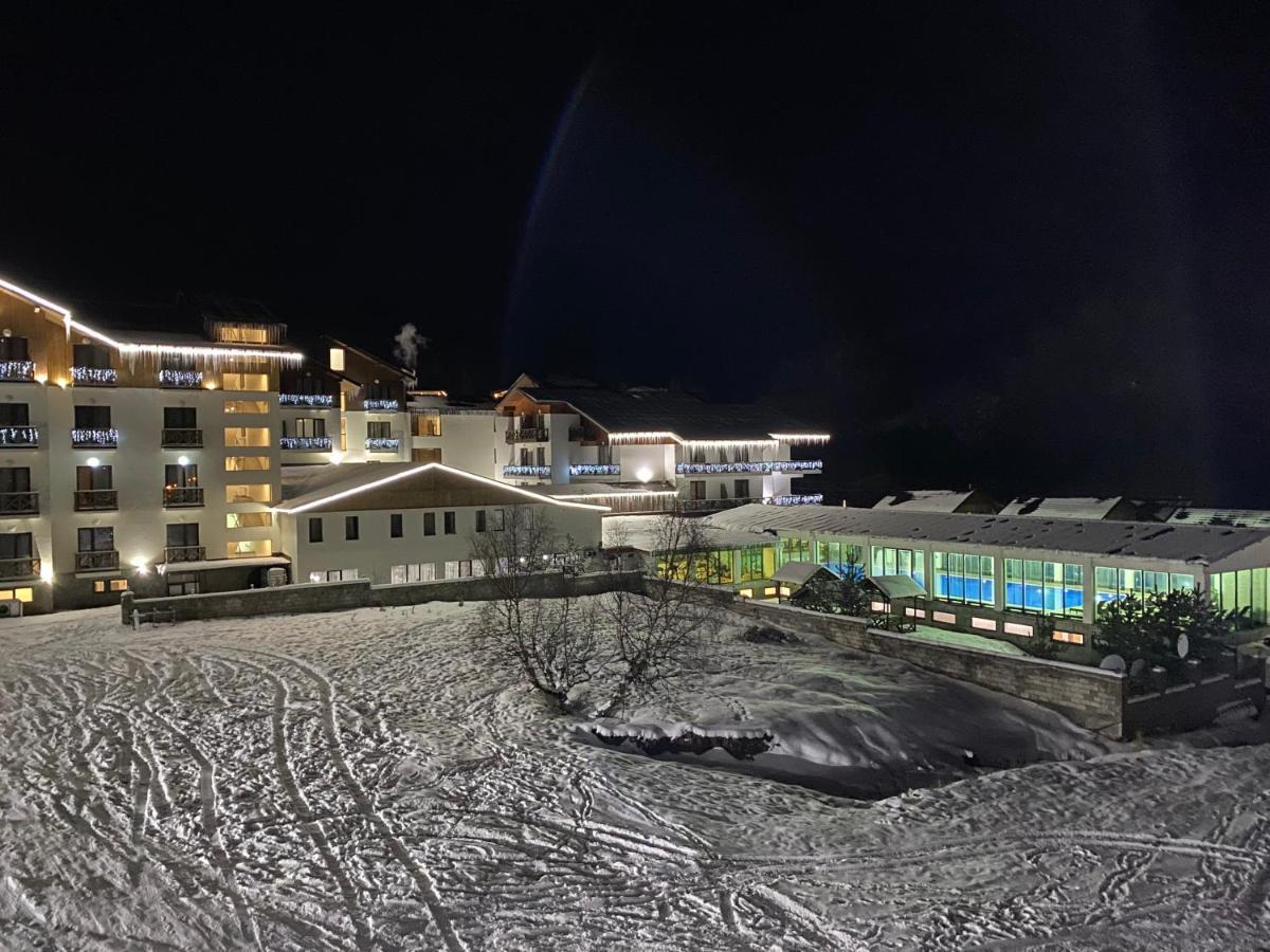 Snow Pine Suite - 4 Star Resort Bakuriani Exteriör bild
